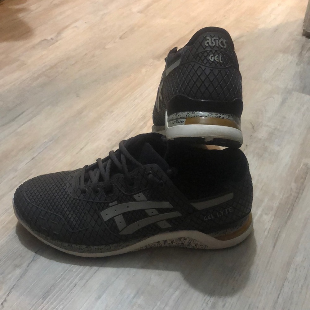 Almost Brand New ASICS!
